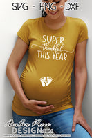 Super thankful this year Pregnancy / Maternity SVG! 👀 👀 Cute DIY Thanksgiving Pregnancy reveal SVG files for all your Maternity shirt projects! Announcing your pregnancy has never been easier with our creative designs! Our Pregnancy Announcement SVGs are PERFECT for your pregnancy crafts! PNG DXF | Amber Price Deign